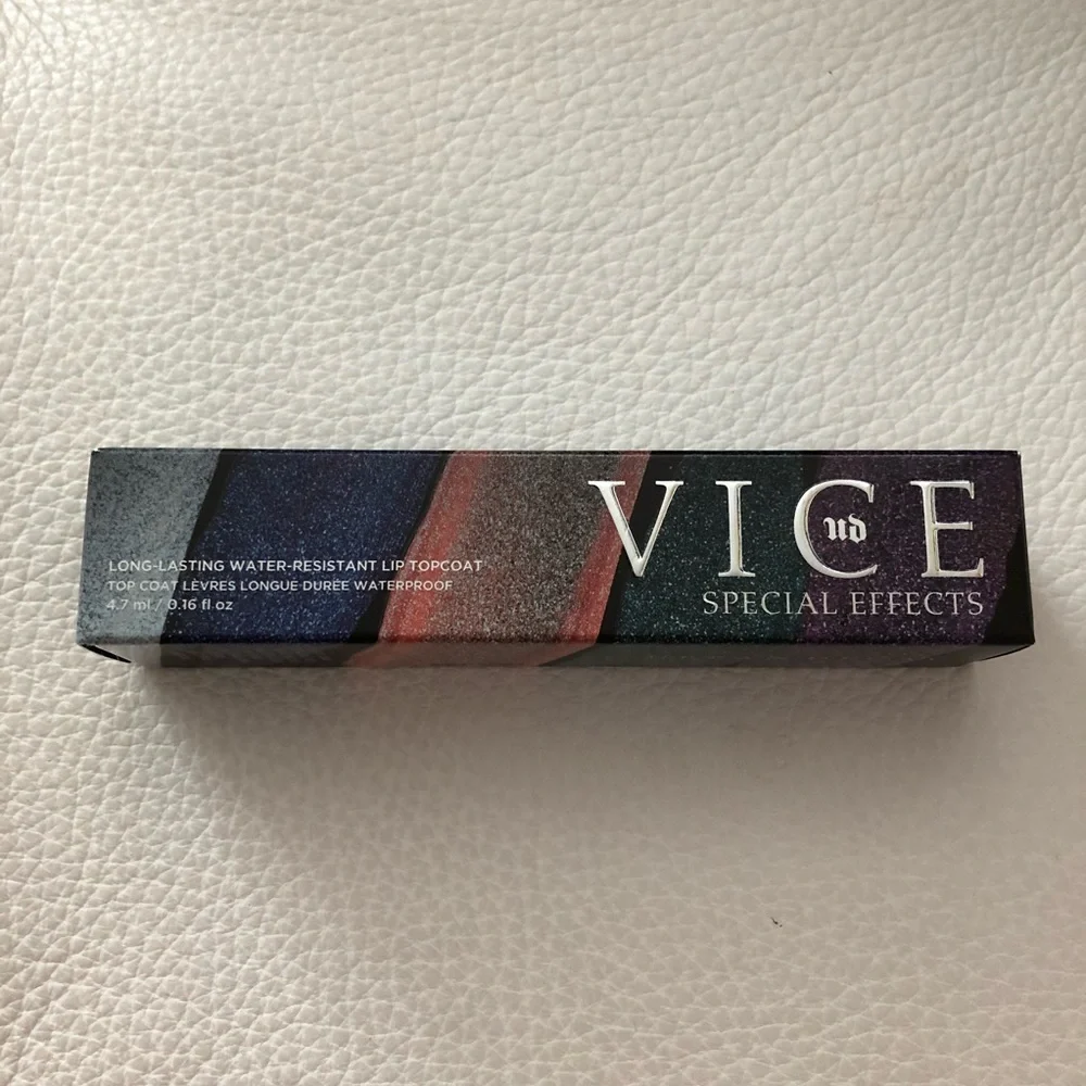 Urban Decay Special Effect Lip Top Coat in Bruja